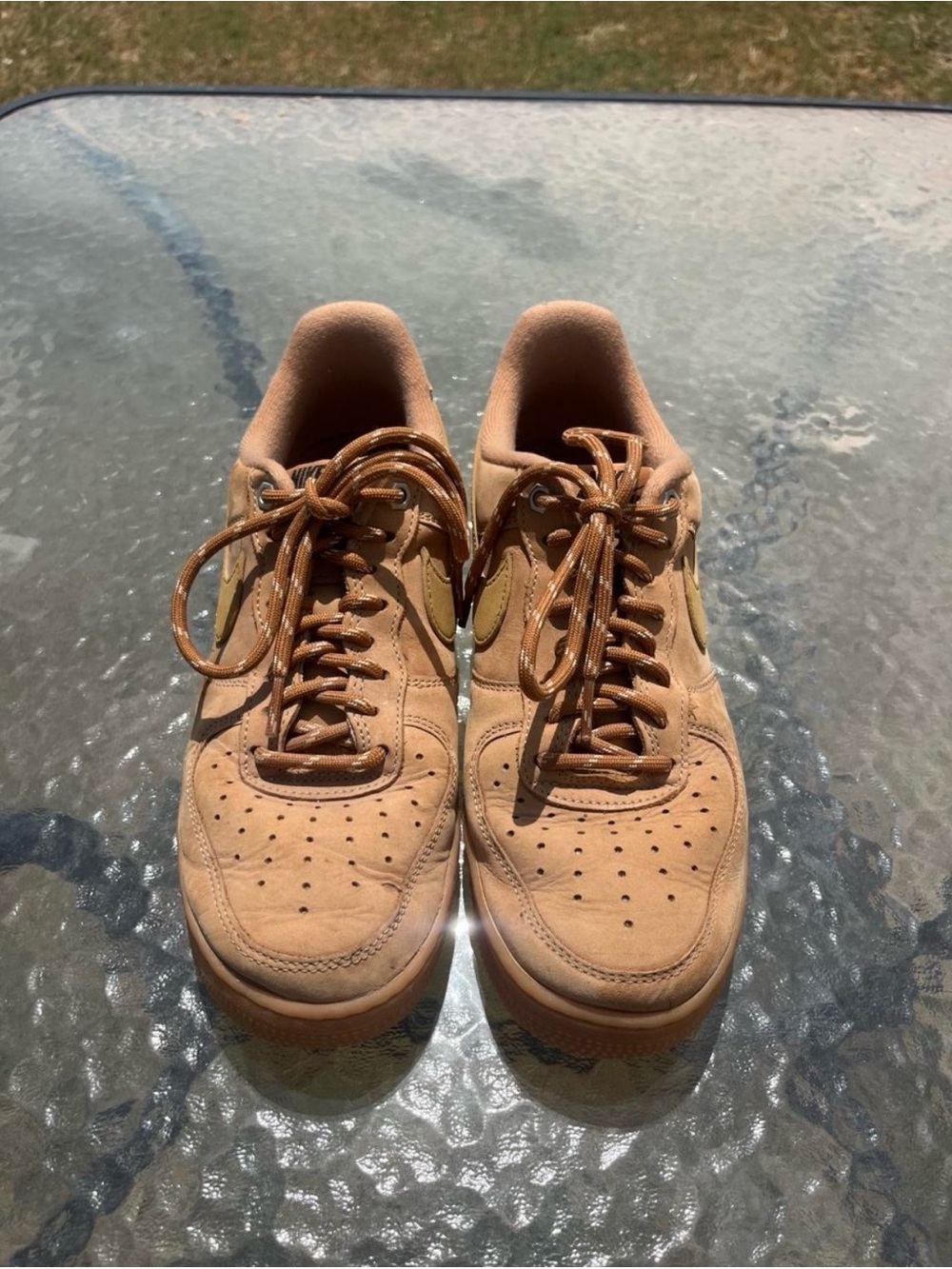 Nike Men's Low-Top Sneakers in Tan